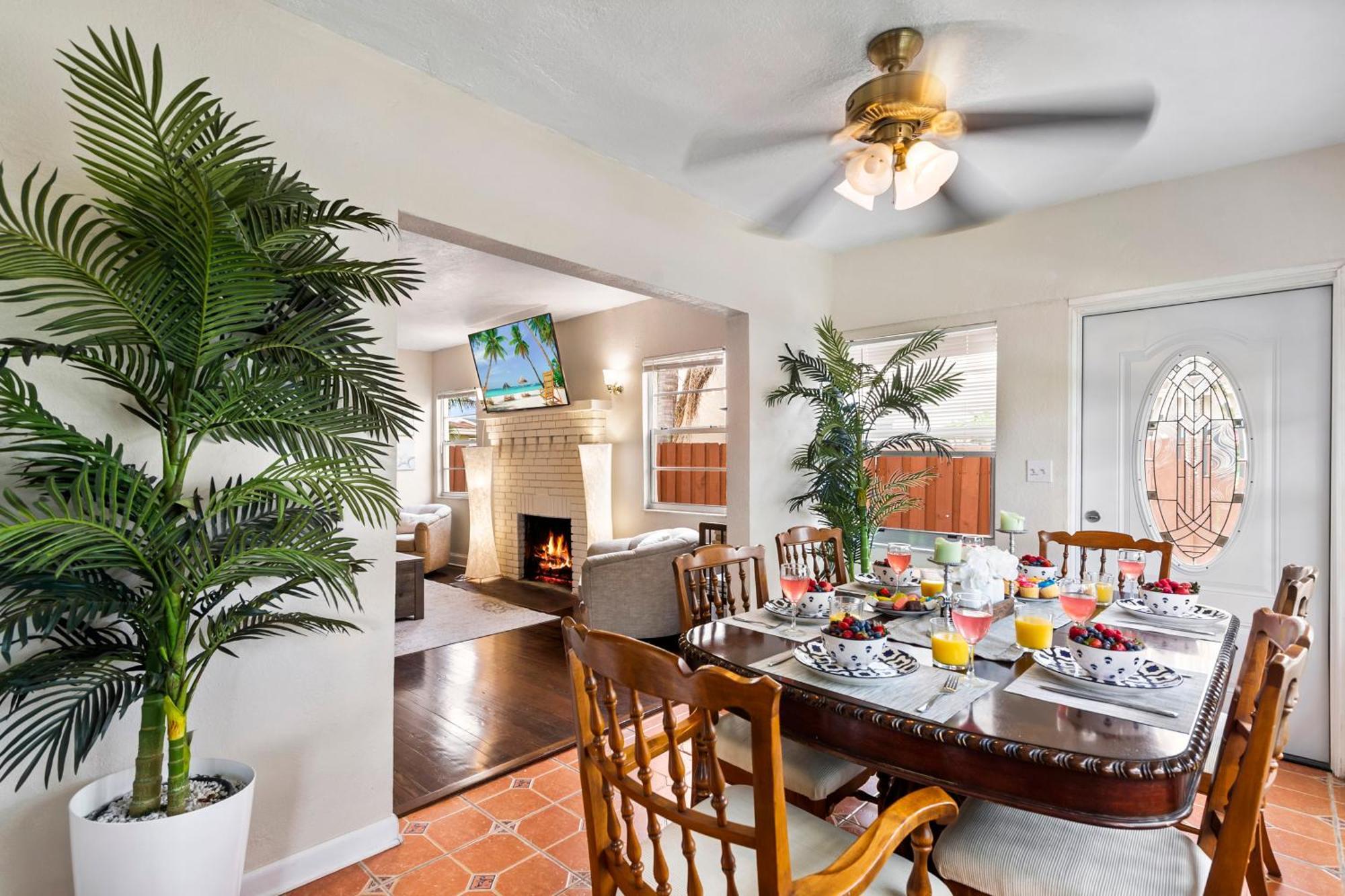 Chic Downtown Vacation Home And Guest Home West Palm Beach Eksteriør bilde